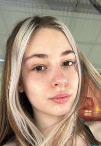 Femme célibataire 27 ans à Lille