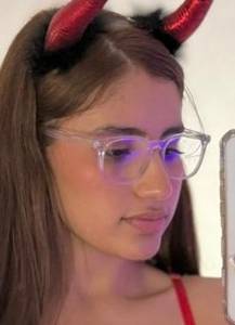 Femme célibataire 21 ans à Cannes