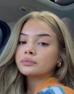 Femme célibataire 23 ans à Reims