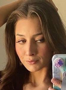 Femme célibataire 24 ans à Versailles