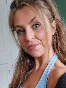 Petite coquine  super chaude à plan-cul-villetaneuse