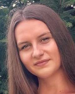 Petite coquine brune super chaude de plan-cul-somme
