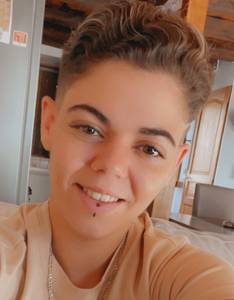 Femme célibataire 23 ans à Bourges