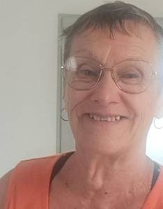 Femme célibataire 69 ans à Troyes