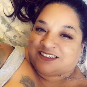 Petite coquine brune super chaude à San Antonio