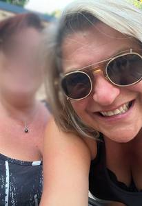 Petite coquine  super chaude à plan-cul-somme