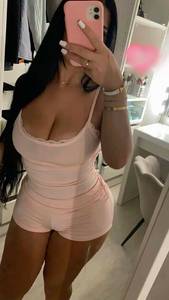 Femme célibataire 18 ans à Perigneux