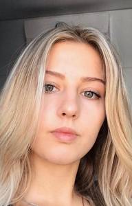 Femme célibataire 25 ans à Epinal