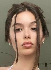 Femme célibataire 22 ans à Nanterre