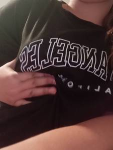 Femme célibataire 18 ans à Laval
