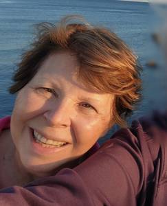 Femme célibataire 68 ans à Saint-Brieuc