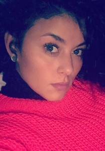 Coucou de nature joyeuse je souhaite dans un premier temp discuter avec des filles homo ..