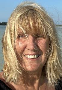 Femme célibataire 61 ans à Paris-15e