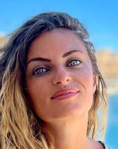 Petite coquine  coquine à plan-cul-clis