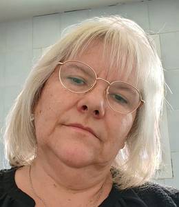 Femme célibataire 50 ans à Angers