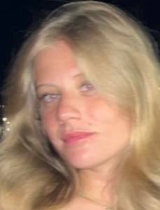 Femme célibataire 22 ans à Reims