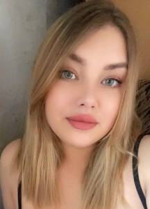 Plan cul avec fille blonde super chaude 