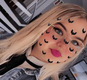 Femme célibataire 23 ans à Poitiers