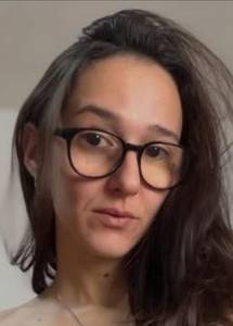 Petite coquine  super chaude à plan-cul-bas-charens