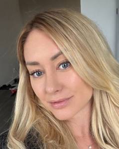 Femme célibataire 32 ans à Versailles