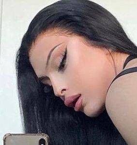 Femme célibataire 22 ans à Paris-11e