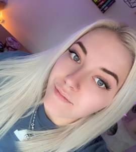 Alex042, femme coquine de 24 ans - Bas-Rhin