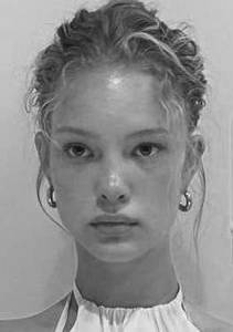 Femme célibataire 33 ans à Paris-14e