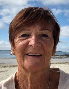 Femme célibataire 66 ans à Rennes