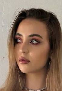 Femme célibataire 32 ans à Toulouse