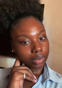 Profil de Winifred, 22 ans - Jolie Ronde