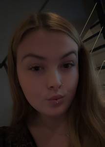 Femme célibataire 21 ans à Yverdon