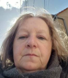 Femme célibataire 66 ans à Metz