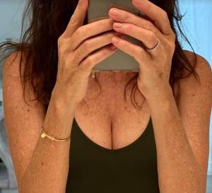 Femme célibataire 51 ans à Evry