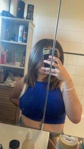 Petite coquine brune super chaude de plan-cul-saint-just