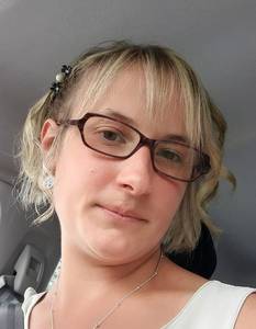 Femme célibataire 32 ans à Evry