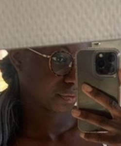 Bonjour � tous je me suis lanc�e sur Spiice pour des rencontres plus ou moins chaudes .