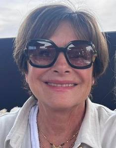 Femme célibataire 62 ans à Saint-Etienne