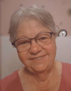 Femme célibataire 68 ans à Ath