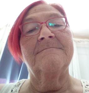 Femme célibataire 68 ans à Poitiers