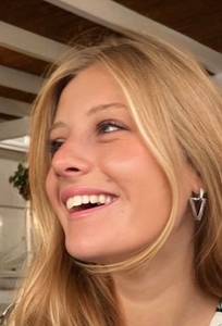 Femme célibataire 22 ans à Paris-11e