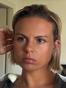 Femme célibataire 28 ans à Annemasse