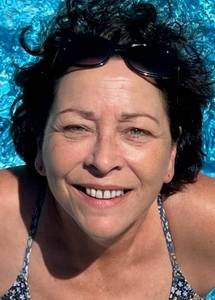 Femme célibataire 62 ans à Joliette