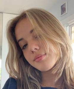 Femme célibataire 23 ans à Poitiers