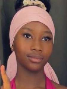 Femme célibataire 18 ans à Parisot