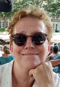 Femme célibataire 60 ans à Reims