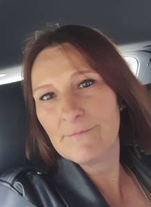 Petite coquine  super chaude à plan-cul-blaye