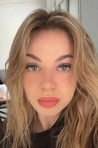 Femme célibataire 24 ans à Paris-14e