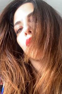 Je suis brune d origines Marocaines je mesure 1m64 et p�se 50kg.
Je suis mari�e et m inscrit en toute discr�tion.
