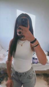 Ilyana45, femme coquine de 18 ans - Loiret