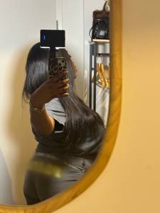 Plan cul avec femme cheveux noir super chaude 